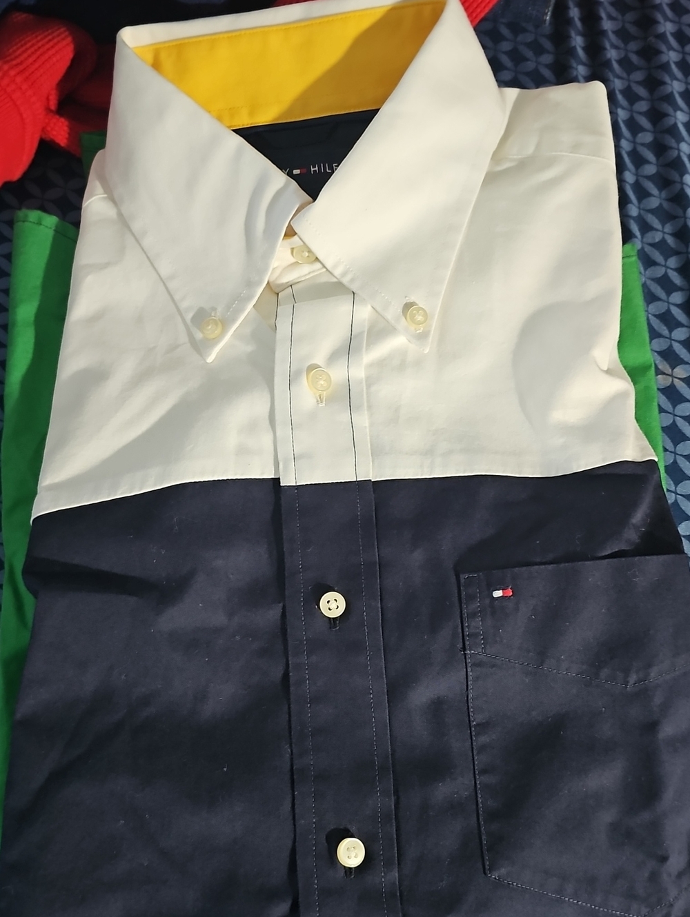 Tommy Hilfiger Men’s Navy and White Colorblock Button-Down Shirt New Without Tag